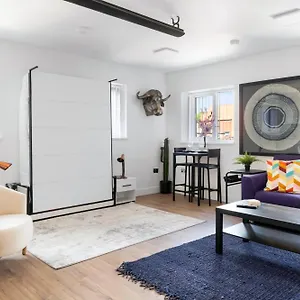  Apartment Small Arnold Town Center E